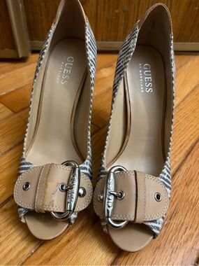 Vintage Guess heels size 7